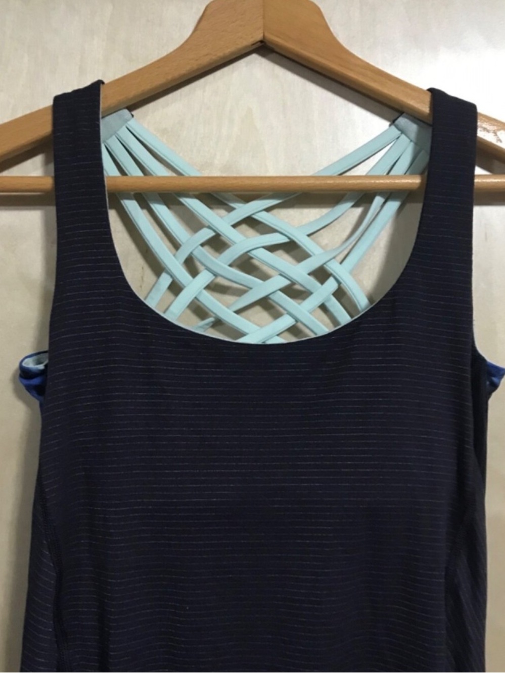 Lululemon women’s tank top open back size 4
